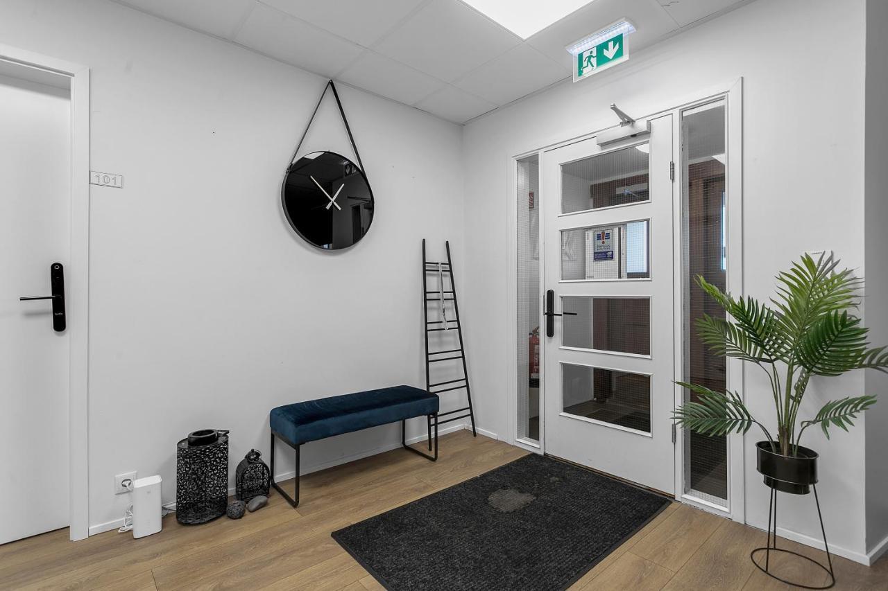 Bank Guesthouse By Kef Airport Keflavík Exteriér fotografie
