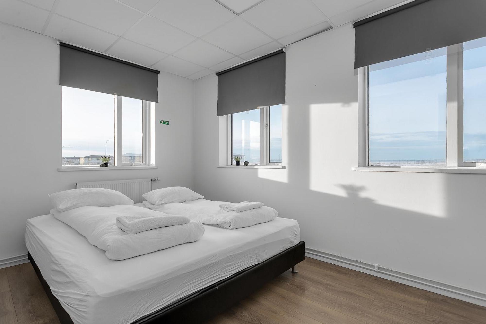 Bank Guesthouse By Kef Airport Keflavík Exteriér fotografie